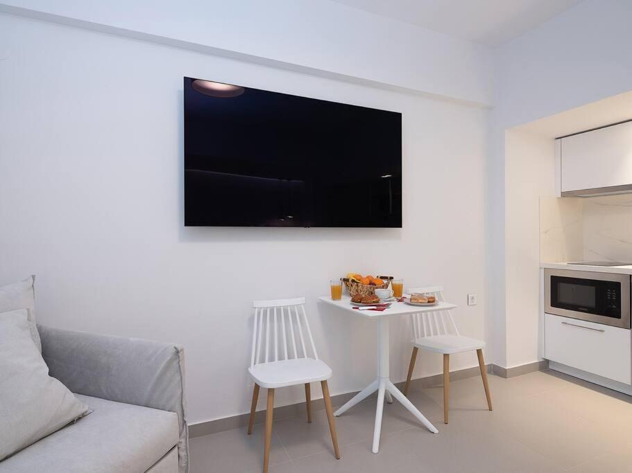 Iris Luxury Apartment At The Heraklion Center エクステリア 写真